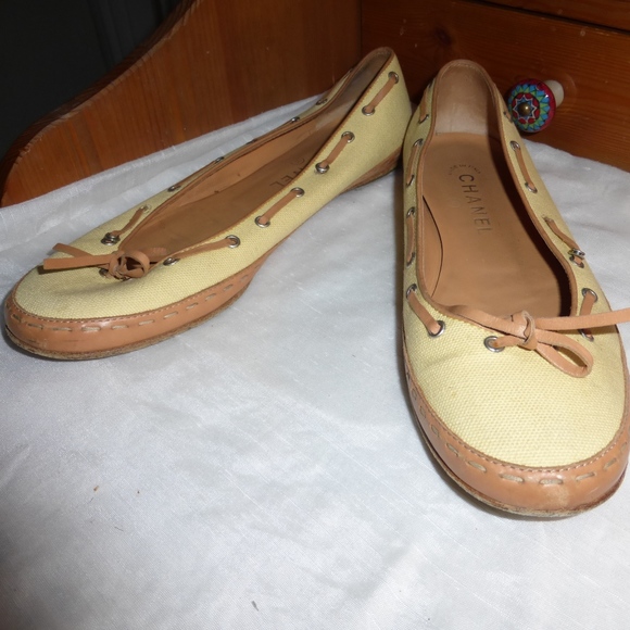 chanel flats 38.5 yellow canvas ballet shoes brown leather trim - Picture 2 of 7